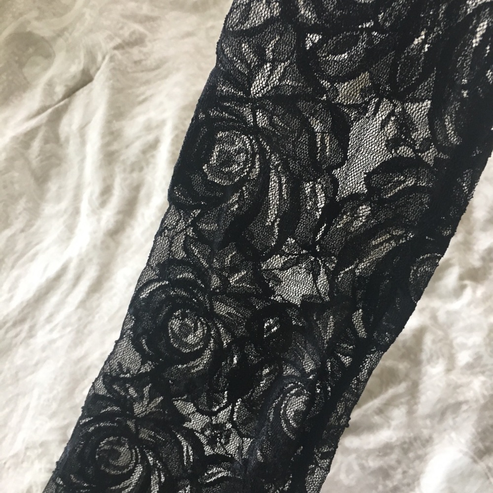 ✨ Rose Printed Lace Leggings ✨